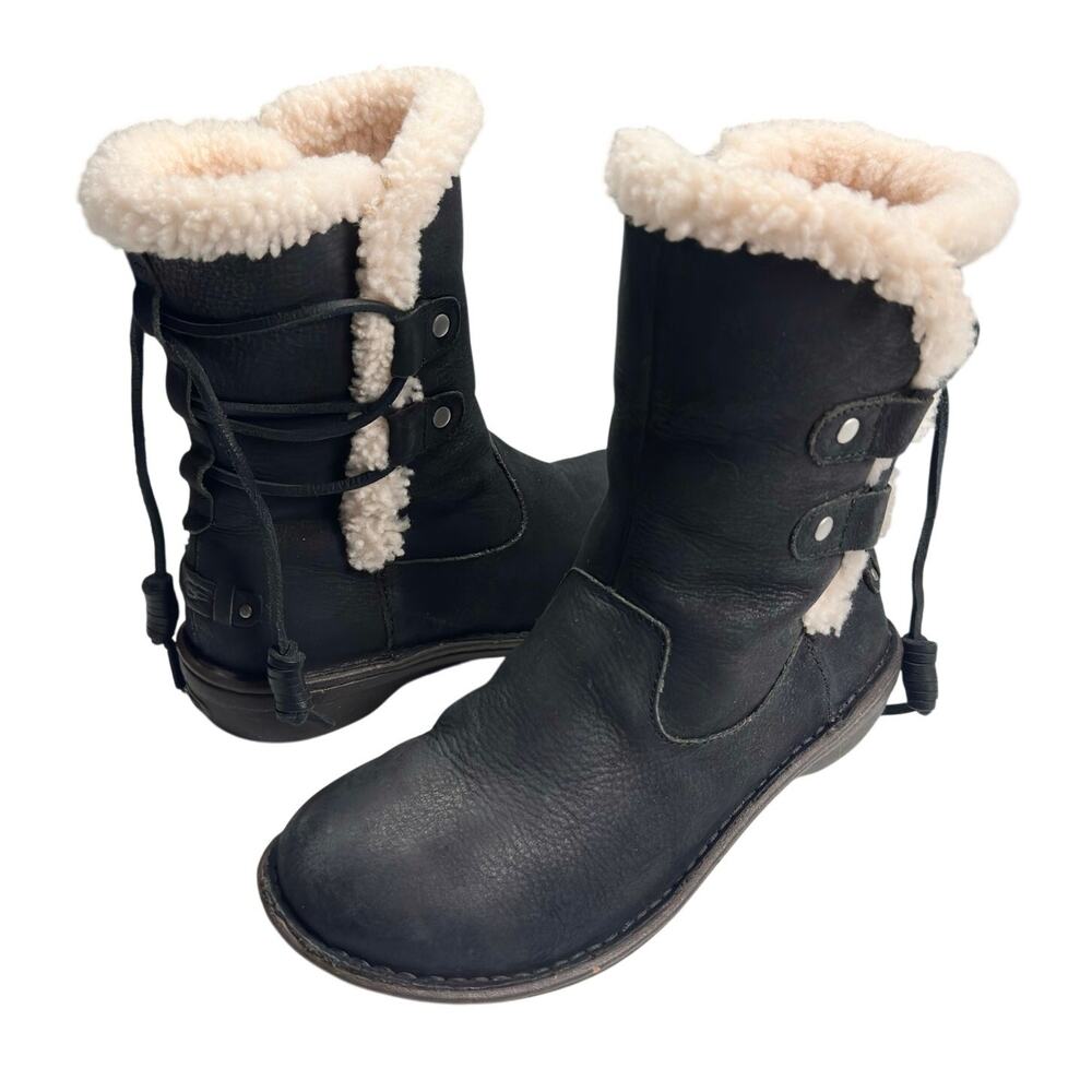 Ugg | Women | Akadia Black Leather Sheepskin Fur Pull On Fall Boots | Size US 7 - Picture 1 of 16